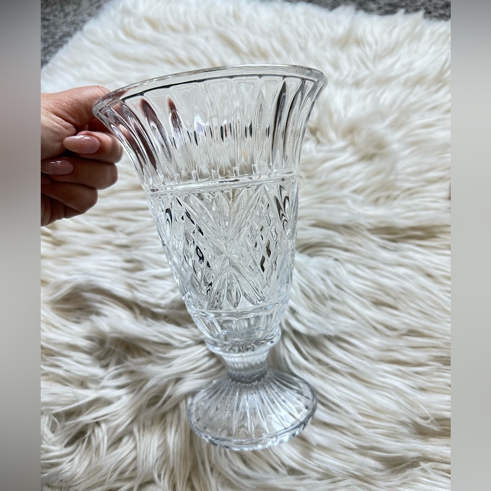 Shannon crystal vase